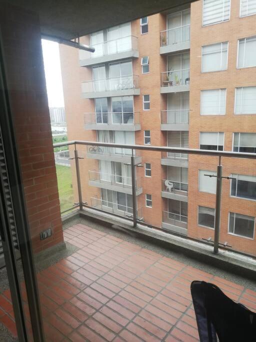 Hermosa Habitacion Privada En Conjunto Residencial Cerca Al Aeropuerto Y Terminal De Bogota, Zonas Comunes Se Comparten Con 1 Persona Διαμέρισμα Εξωτερικό φωτογραφία